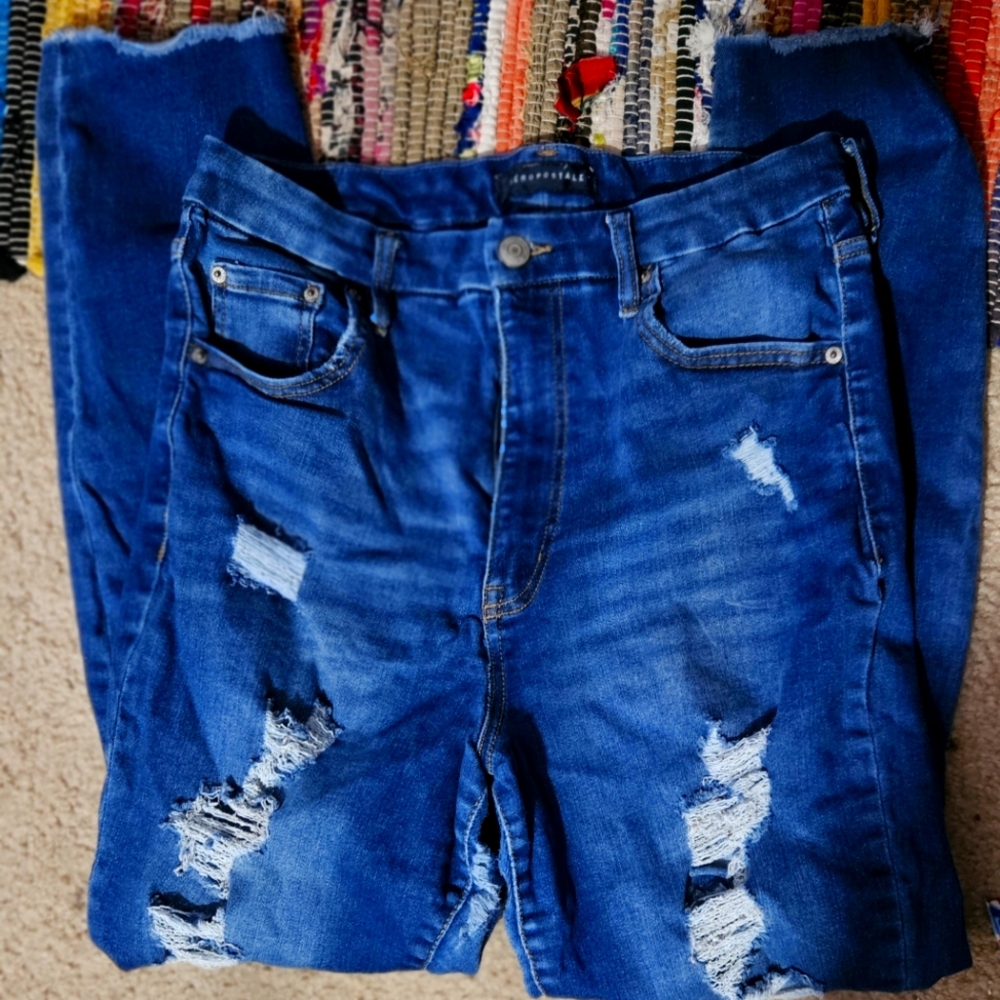 AEROPOSTALE SUPER HIGH RISE CURVY DISTRESSED JEGGINGS SZ 14